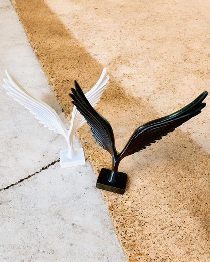 Elegant Englevinge Figur 15 cm høj – "Skræmmende Vogtere", mulighed for personlig gravering som gave, personalisering, 2 farvevarianter