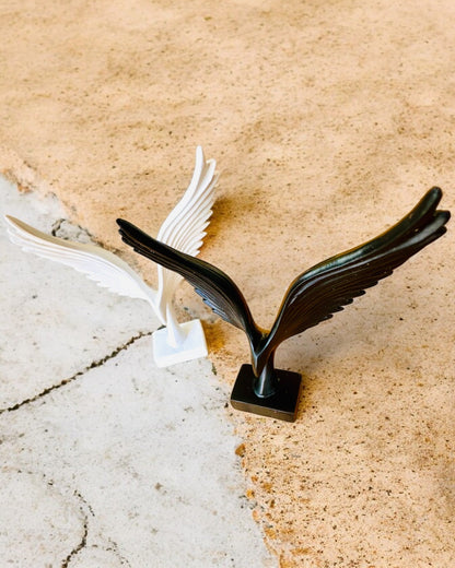 Elegant Englevinge Figur 15 cm høj – "Skræmmende Vogtere", mulighed for personlig gravering som gave, personalisering, 2 farvevarianter