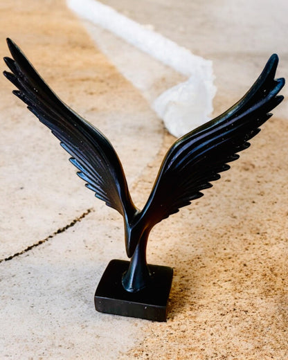 Elegant Englevinge Figur 15 cm høj – "Skræmmende Vogtere", mulighed for personlig gravering som gave, personalisering, 2 farvevarianter