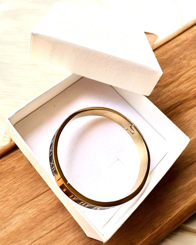Armbånd "Czas Elegancji" - farve guld Rustfrit Stål med Romertal, mulighed for personlig gravering