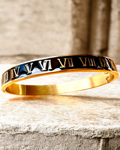 Armbånd "Czas Elegancji" - farve guld Rustfrit Stål med Romertal, mulighed for personlig gravering