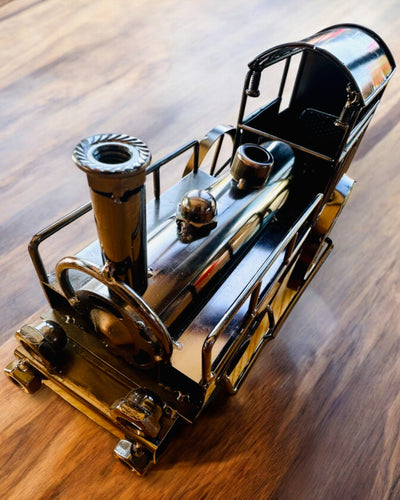 Lokomotywa af jern "Retro Express" – dekoration, model, håndlavet med mulighed for gravering som gave