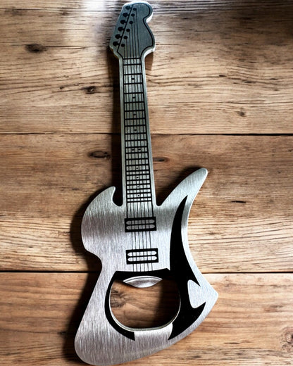 Flaskeåbner Guitar Rock'n'Open, 2 varianter, personliggørelse med gravering som gave