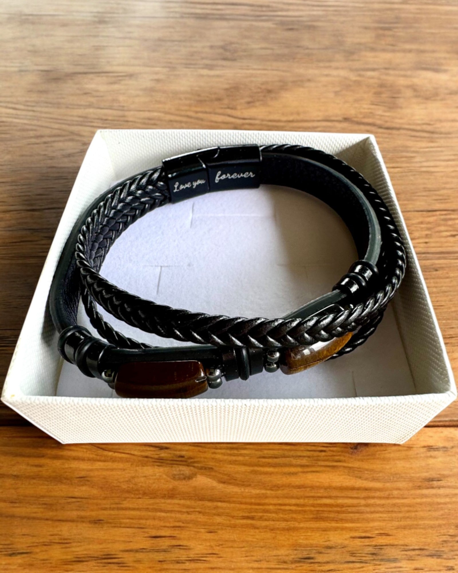 Herrearmbånd Magnetic Love – læder med mulighed for personliggørelse med gravering som gave