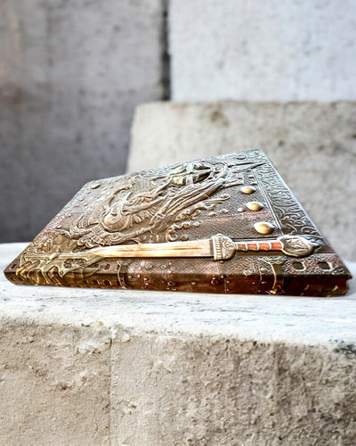 Krigerens Krønike Notesbog med Riddermotiv, notesbog med mulighed for personlig gravering som gave