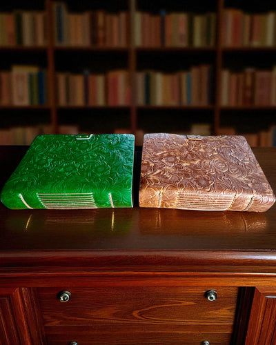 Lædernotatbog Vintage "Floralis" – håndpræget, 400 sider, mulighed for gravering, 2 varianter