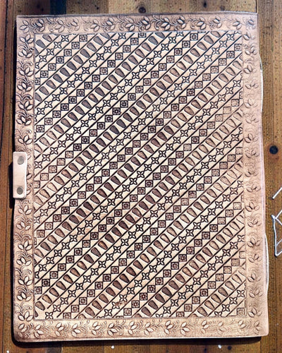 Mindebog i læder Arv – personligt tilpasset notesbog 25 × 33 cm