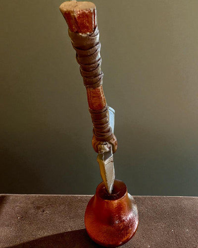 Storm Relic – dekorativ hammer med base, 26 cm, håndlavet, mulighed for tilpasning med gravering som gave