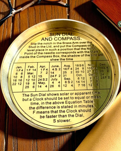 Solkompas Voyager 7cm – messing solur med kompas, tilpasning med gravering som gave