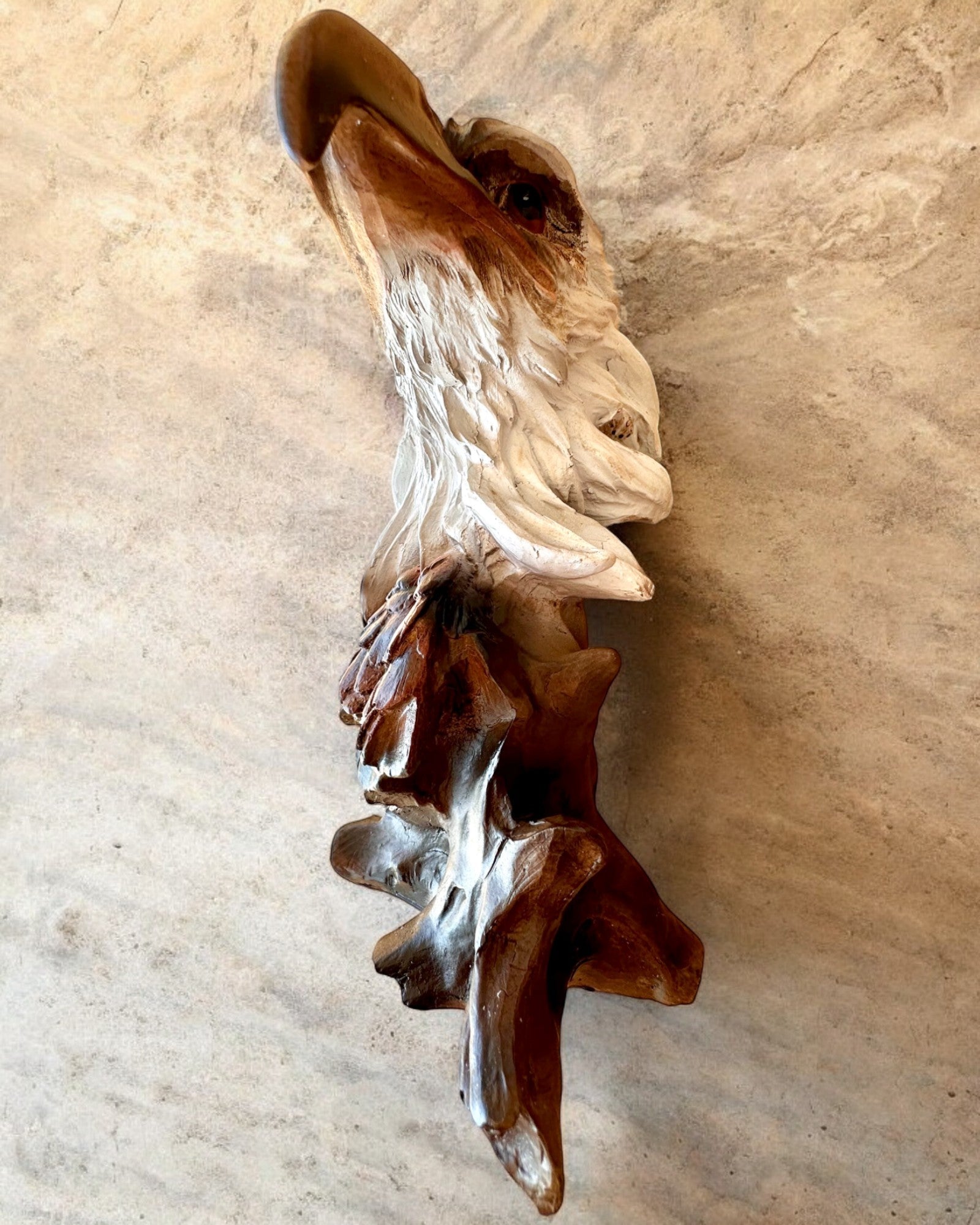 "Orzeł Wolności" - Skulptur af Harpiks med Mulighed for Gravering som gave 26,5 cm høj