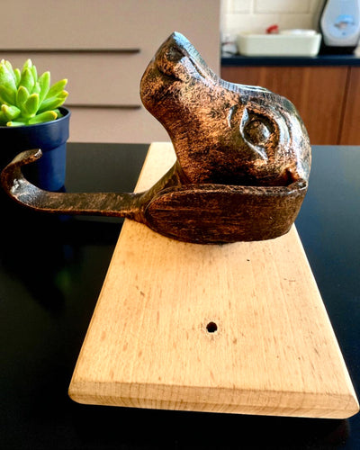 Messingbøjle Hund Ven, håndlavet, mulighed for tilpasning med gravering på træ