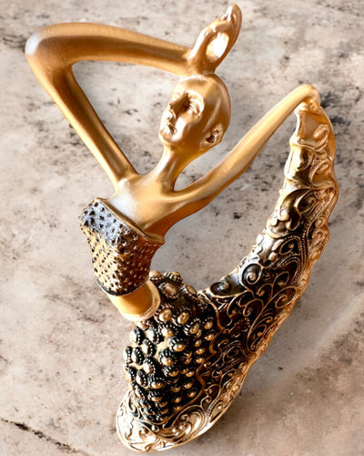 Elegant skulptur "Tancerka Złotego Blasku", 29 cm høj, med mulighed for gravering som gave