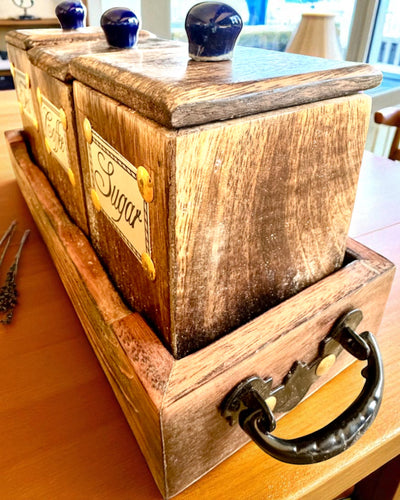 Sæt Royal Trio – Te, Kaffe, Sukker af Shisham-træ, håndlavet, med mulighed for gravering som gave