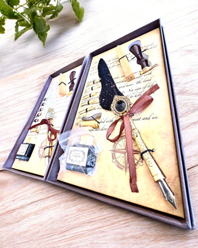 Kalligrafisæt "Elegance i Praksis" med Gravering, som gave. 2 farvevarianter at vælge imellem