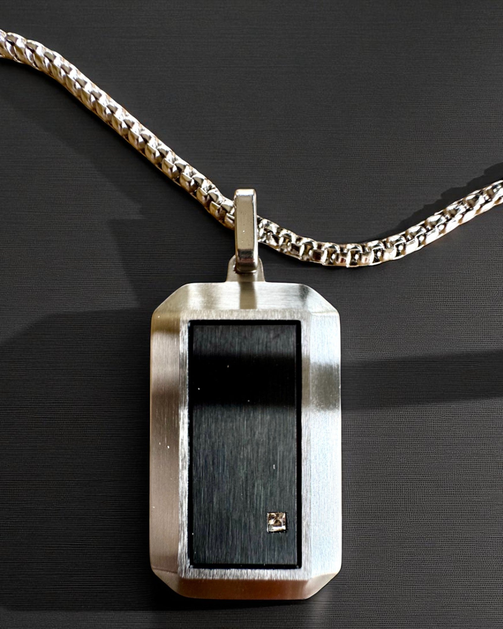 Herrehalskæde Dog Tag „SteelVision” – rustfrit stål, 15 varianter, tilpasning med gravering