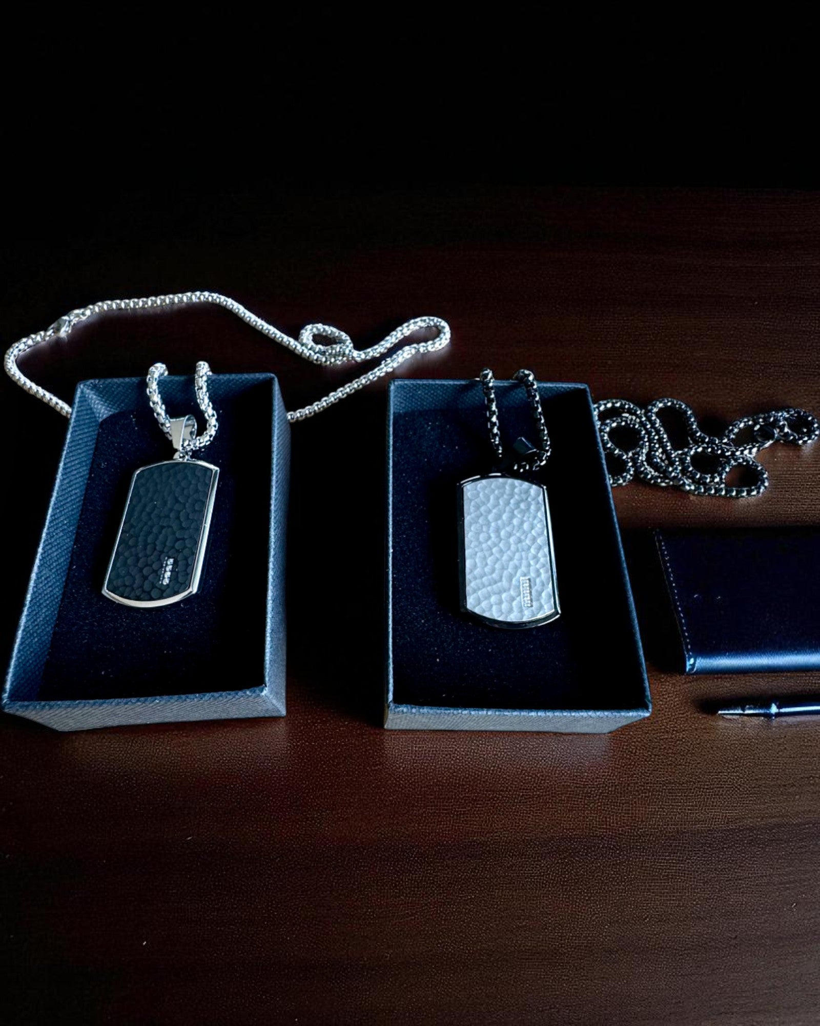 Herrehalskæde Dog Tag „SteelVision” – rustfrit stål, 15 varianter, tilpasning med gravering