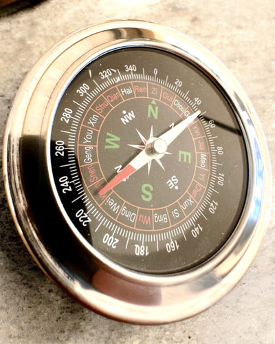Feng Shui Kompas – Stålpræcision, personliggørelse med gravering som gave