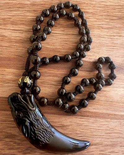 Wilczy Ząb Jadeitowy - Amulet af Styrke og Beskyttelse, mulighed for personlig gravering som gave