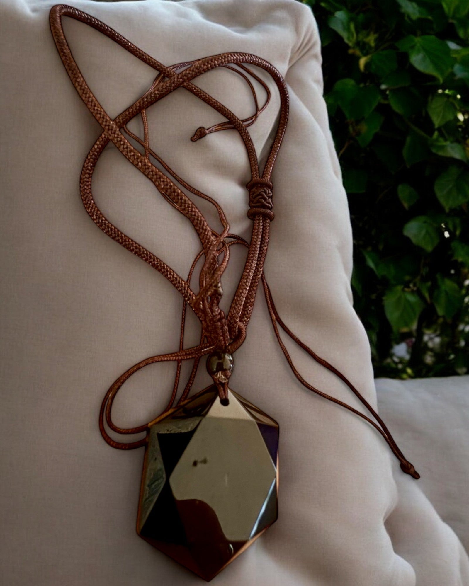 Amulet af sort obsidian "Davidsstjerne", mulighed for personlig gravering som gave