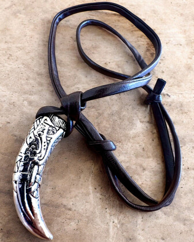 Wilczy Kieł i rustfrit stål – Amulet af Mod, halskæde med mulighed for personlig gravering som gave