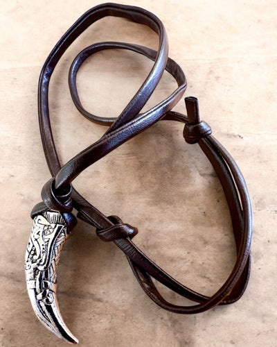 Wilczy Kieł i rustfrit stål – Amulet af Mod, halskæde med mulighed for personlig gravering som gave