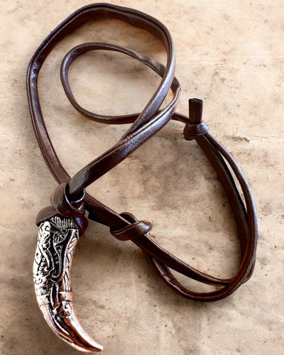 Wilczy Kieł i rustfrit stål – Amulet af Mod, halskæde med mulighed for personlig gravering som gave