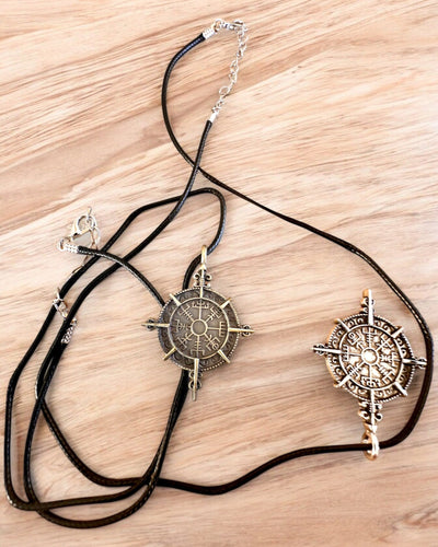 Amulet Nordens Kriger - Vikingekompas, mulighed for personlig gravering som gave, 2 varianter at vælge imellem