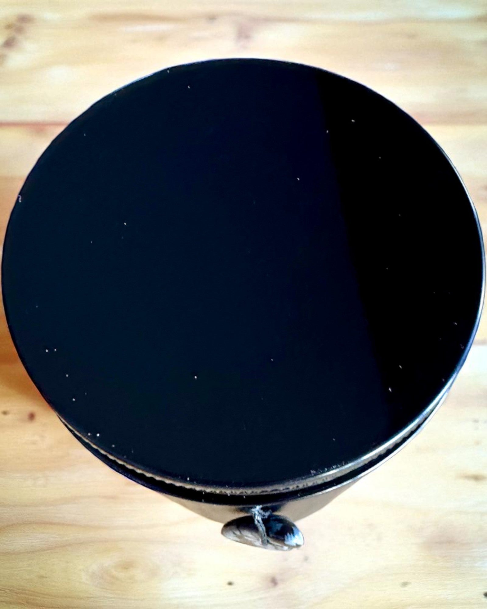 Intentionel sojavokslys 250 ml med naturlig sten – vælg din energi: Citrin eller Granat, personliggørelse med gravering som gave