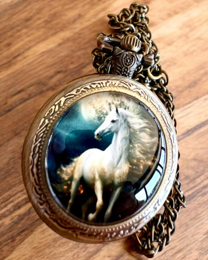 Lommeur Unicorn Elegance med kæde, enhjørningemotiv, gratis specialgravering