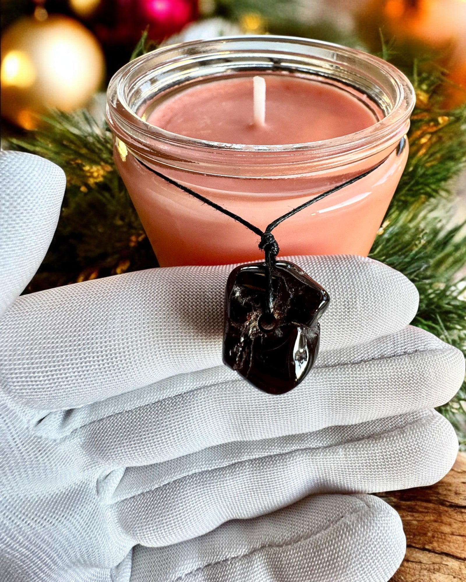 Intentionel sojavokslys 250 ml med naturlig sten – vælg din energi: Citrin eller Granat, personliggørelse med gravering som gave