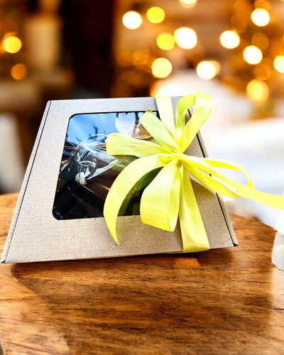 Intentionel sojavokslys 250 ml med naturlig sten – vælg din energi: Citrin eller Granat, personliggørelse med gravering som gave