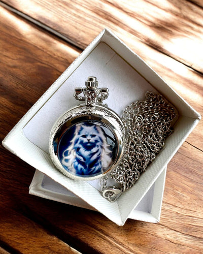 Lommeur "Stjernekatt" med Gravering, 2 farvevarianter at vælge imellem