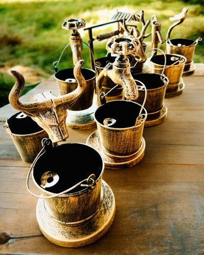 Stilfuld Metal Askebæger "Rustic Charm" 19-23 cm i højden, 8 varianter at vælge imellem, gravering på forespørgsel
