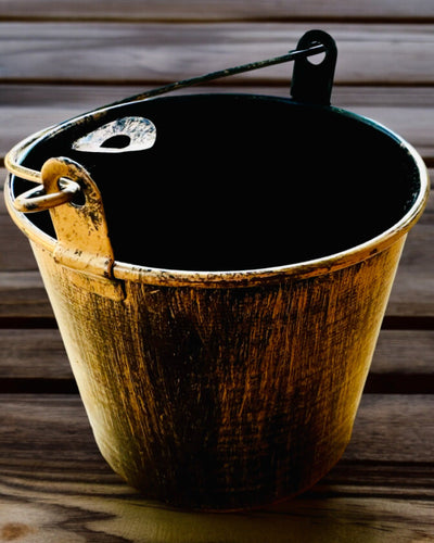 Stilfuld Metal Askebæger "Rustic Charm" 19-23 cm i højden, 8 varianter at vælge imellem, gravering på forespørgsel