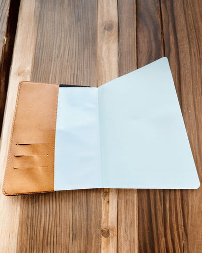 Eksklusiv Lædernotesbog "Sekretnik" A5 med Kodelås - personalisering med gravering