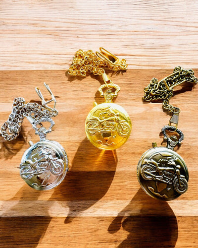 Lommeur "Motocyklowy Elegancik 2" – Gravering til gave, 3 farvevarianter