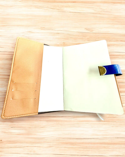 Eksklusiv Lædernotesbog "Sekretnik" A5 med Kodelås - personalisering med gravering