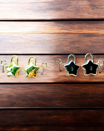 2 Stjerne Mini Hængelåse med Gravering – Beskyt Dine Drømme, personaliseret som gave, 2 farvevarianter at vælge imellem