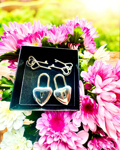 Nøgler til Kærlighed i Sølvfarve 2 mini Hængelåse i Hjerteform, mulighed for personalisering med gravering som gave