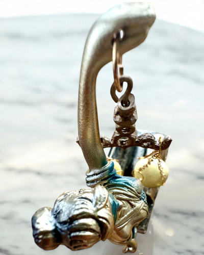 Statuette "Justicia 2" - Retfærdighedens Gudinde – Kunstnerisk Dekoration til Hylde, Håndværk af Harpiks, tilpasning med gravering