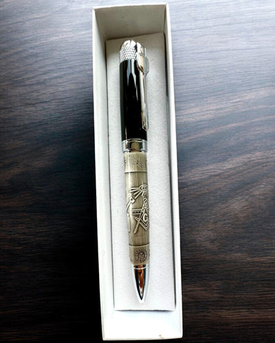 Elegant kuglepen "Mistrzowska Harmonia" med gravering mulighed - Symboliske motiver, antikt sølv, mulighed for personlig gravering som gave