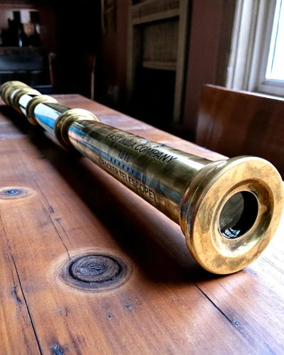 Kongelig Kikkert "Voyager 1818" – Eksklusiv, Messing, 83 cm, håndlavet, etui af Naturlæder – Samlerudgave, personliggørelse med gravering som gave