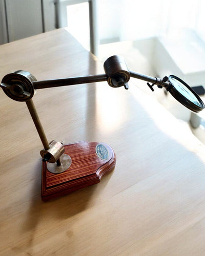 Håndværkslup "Royal Magnifier" med stativ og justerbar holder - mulighed for personlig gravering som gave