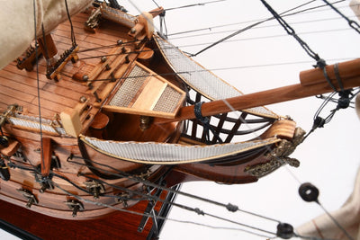 Eksklusiv model af sejlskibet HMS Victory VIC80R