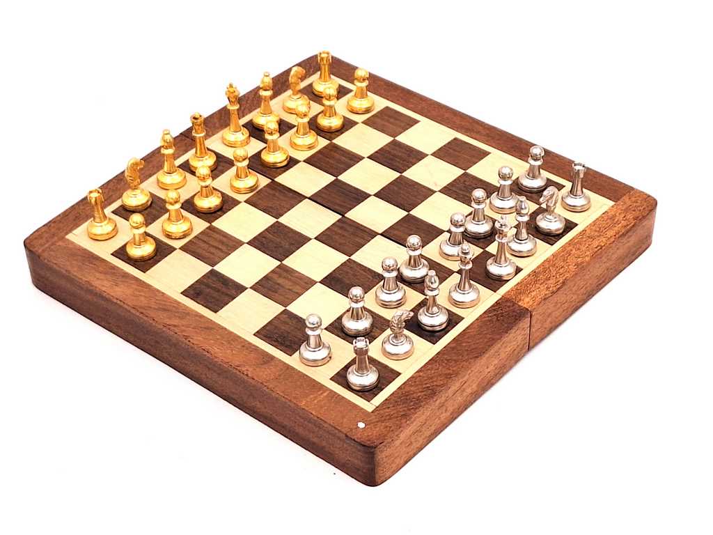 Magnetisk messingskak i trææske – 157