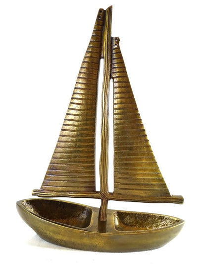 Model af yacht, gyldent aluminium, højde 38cm - N-3670