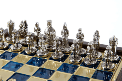 Elegant premium-messingskak 20x20cm Byzantium med personlig gravering - ideel gave til skakspillere og historieelskere - håndlavede brikker i guldfarvet og sølvfarvet finish