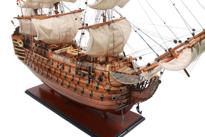 Eksklusiv model af sejlskibet HMS Victory VIC80R