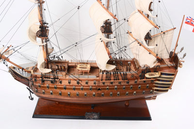Eksklusiv model af sejlskibet HMS Victory VIC80R