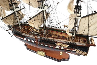 Eksklusiv stor model af sejlskibet USS Constitution 100cm med mulighed for personlig gravering